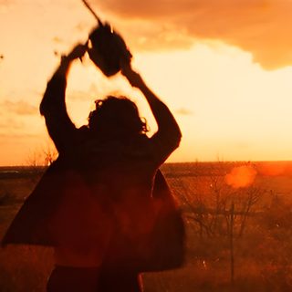 a woman holding a baseball bat over her head in front of the sun at sunset Texas Chainsaw Man Movie Halloween Hooper Movie, X Movie Stills, Days Of Heaven Gif, X Movie Gif, firebrick