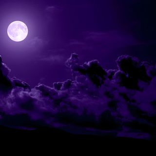 the full moon is shining brightly in the night sky with clouds and dark purple hues Purple Halloween 4k Estetika, Black And Purple, Purple Aesthetic Background, Dark Purple Background,