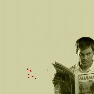 a man reading a newspaper with blood splatters on it Dexter Halloween Dexter Computer Background, Wallapers For Pc, Dexter Morgan Desktop, Dexter Computer, tan
