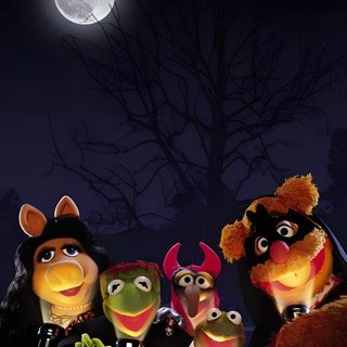 the muppets are standing in front of a full moon Muppets Halloween Muppet Christmas Carol, Muppets Happy Halloween, Muppet Halloween Movie, black