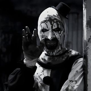 a creepy clown with his hands in the air Halloween Terrifier Terrifier Shocked Face, Tuff Horror Pfp, Troller Pfp, Halloween Pfp Scary, black