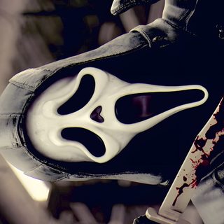a person holding a skateboard in their hand Halloween Movie Fondos De Pantalla Para Pc Hd 4k, 2000s Background Laptop, Ghostface Background 4k, black