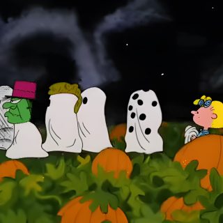 cartoon characters sitting in the grass with pumpkins Snoopy Halloween Gif Snoopy Fall Gif, Fall Movie Gif, Spooky Season Gif, Halloween Movie Gif, dark green