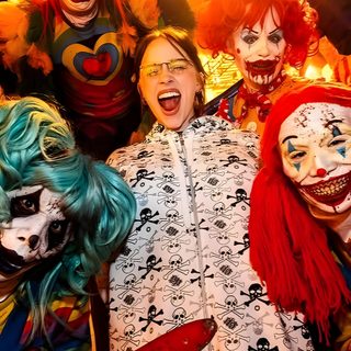 group of clowns posing for the camera Billie Eilish Halloween I See Stars, Billie Eilish Vídeos, The Villain, Her Music, Favorite Person, sienna