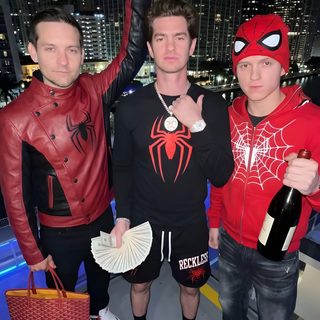 three young men dressed up in costumes posing for a photo with the city lights behind them Aesthetic Halloween Boys Tf2 Funny, 3 Spiderman, Theatre Outfit, Spiderman 1, dark slate gray