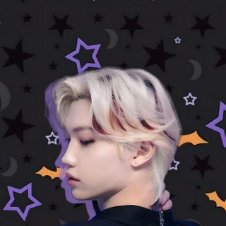 a woman with blonde hair standing in front of stars Felix Halloween Halloween Skz, Felix Stray Kids Halloween, Felix Halloween, Skz Halloween, black