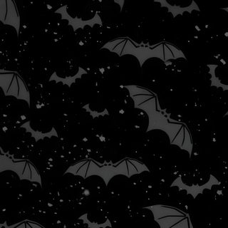 black and white image of bats flying in the night sky with stars all over them Gothic Halloween Bats Halloween Iphone Backgrounds, Uicideboy, Halloween Backgrounds, Sfondi Viola, black