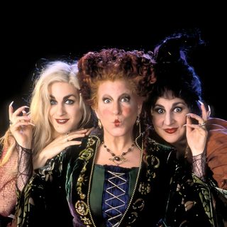 three women dressed in costume posing for the camera with their hands on their hipss Halloween 3 Season Of The Witch Hocus Pocus Cast, Halloween Films, 31 Nights Of Halloween, black