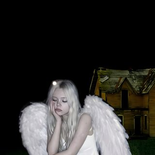 a woman dressed as an angel kneeling in the grass with her hands on her knees Halloween Angel Angel Halloween Costume Ideas, Angel Halloween Costumes, Angel Halloween Costumes Aesthetic, black