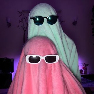 a towel with sunglasses on top of it in the shape of an octopus wearing glasses Halloween Bff Ghost With Sunglasses Purple, Turtle Glasses Meme, Ghost Bff, dark slate gray