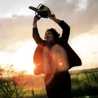 a man holding up a small plane above his head Texas Chainsaw Man Movie Halloween Most Popular Horror Movies, Texas Chainsaw Art, Leatherface House Texas, tan