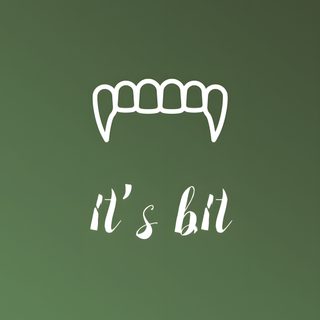 the words it's bit written in white on a green background with an image of teeth Basic Witch Halloween Sarah Sanderson Iphone, Sassy Halloween, Green Halloween, Spooky Smile,