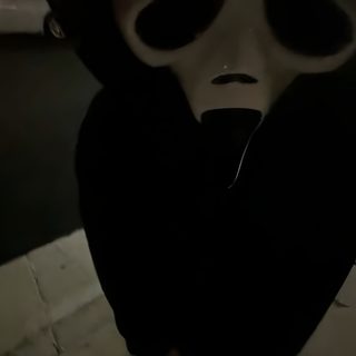 a creepy looking bird with black eyes and pink bow on it's head is standing in front of a building Slay Halloween Funny Horror, Halloween Horror, Very Funny Pictures, Hello Kitty Hd, Ghost Faces, black