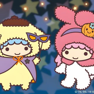 two cartoon characters are standing next to each other with stars in the sky behind them Little Twin Stars Halloween Halloween Sanrio Desktop, Sanrio Halloween Widget, Sanrio Pompompurin Halloween, dim gray