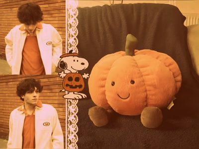 a man standing next to a stuffed pumpkin Sturniolo Halloween Matt Sturniolo Aesthetic, Sturniolo Triplets As Peanuts Characters, Matt Sturniolo Polaroid, sienna