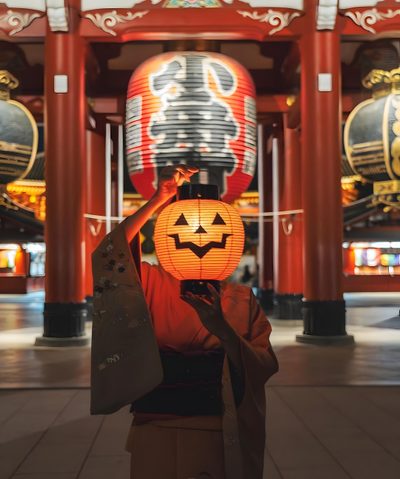 Tokyo Fall Aesthetic, Lantern Festival Japan Pictures, Asakusa Tokyo Aesthetic, Autumn Market In Tokyo, Tokyo Lanterns, Japanese Festival Photography Ideas, Shibuya Halloween, Japanese Festival Photography, Japanese Lanterns In Tokyo Japan Halloween Tokyo Fall Aesthetic, Lantern Festival Japan Pictures, Asakusa Tokyo Aesthetic, saddle brown