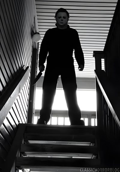 a man standing on the stairs with a knife in his hand Halloween 1978 4k Michael Myers Memes, Michael Myers Art, Michael Meyer, Horror Photos, Halloween Film, black