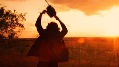 a woman holding a baseball bat over her head in front of the sun at sunset Texas Chainsaw Man Movie Halloween Hooper Movie, X Movie Stills, Days Of Heaven Gif, X Movie Gif, firebrick