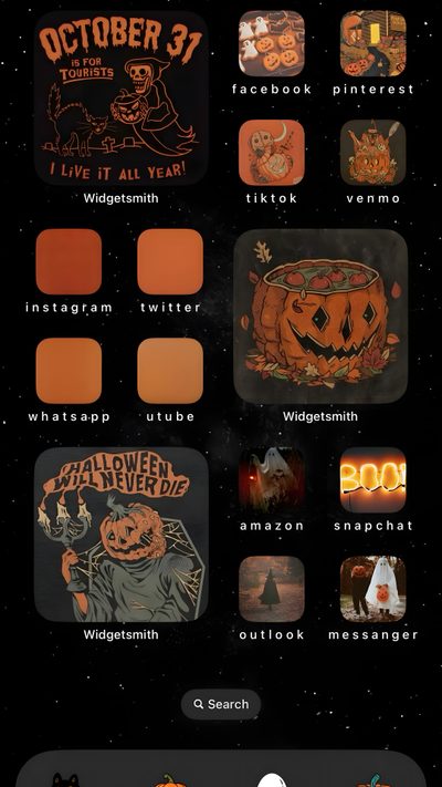 an image of halloween stickers on the screen Halloween Ideas Ios 16 Halloween Layout, Halloween Cute, Custom Ipad, Iphone Ios, Iphone App Layout, black