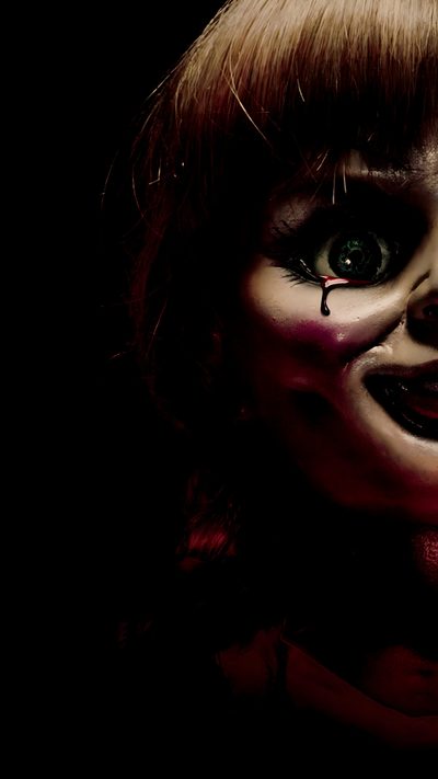 a creepy doll with red hair and green eyes Halloween Film Annabelle Horror, Annabelle Doll, Scary, Horror Artwork, Scary Dolls, Halloween Iphone, black