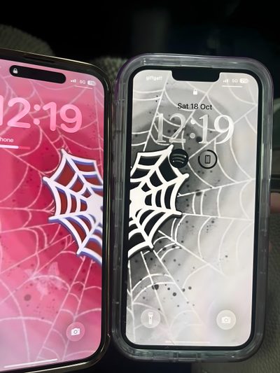 two cell phones that have been smashed and are sitting next to each other in the car Matching Halloween For 2 2 Matching, Matching For Couples Aesthetic, Matching For Ipad, indian red