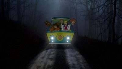 a bus with cartoon characters on it driving down a dark road in the woods at night Scooby Doo Halloween 1920x1080 Lock Screen Horizontal, Scooby Doo 4k Pc, Scooby Doo Scene, black