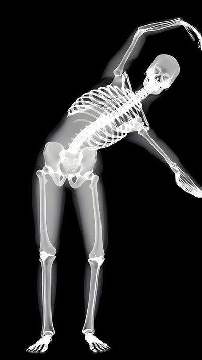 an x - ray image of a skeleton holding his arm in the air and pointing at something Matching Halloween For Besties Iphone Matching Bff, Bestie For Three, Matching Bff Aesthetic, black