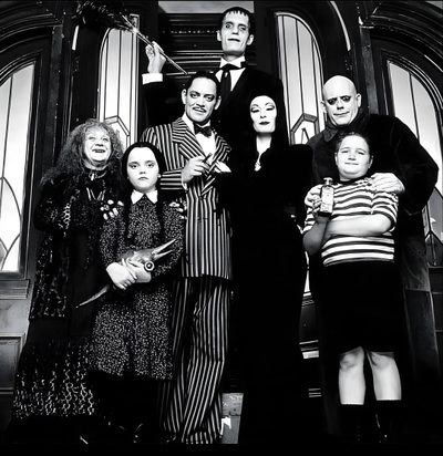 a group of people dressed up in halloween costumes Halloween Family Cameos Addams Family Mum, Addams Family Picture, Adams Family Pictures, black