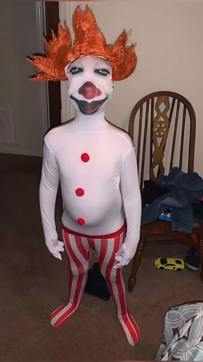 a creepy clown is standing in the middle of a room with a chair and other items Goofy Ahh Halloween Pennywise Halloween Costume, Clown Clothes, Creepy Clown, Clown Costume, dark olive green