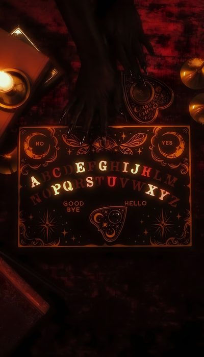 a table topped with an illuminated sign next to candles and other items on top of it Halloween Ouija Planchette Gothic Lighting, Creepy Decor, Goth Decor, Alt Style, Halloween Art, black