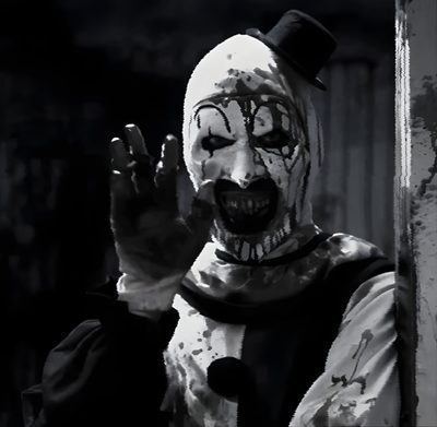 a creepy clown with his hands in the air Halloween Terrifier Terrifier Shocked Face, Tuff Horror Pfp, Troller Pfp, Halloween Pfp Scary, black