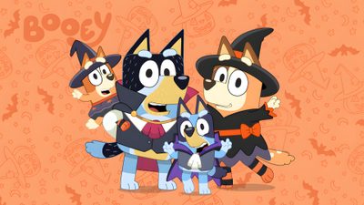an image of cartoon characters in halloween costumes Bluey Halloween Cool For Pc, Bluey Halloween, Halloween Bingo, Bingo Funny, De My Little Pony, light salmon