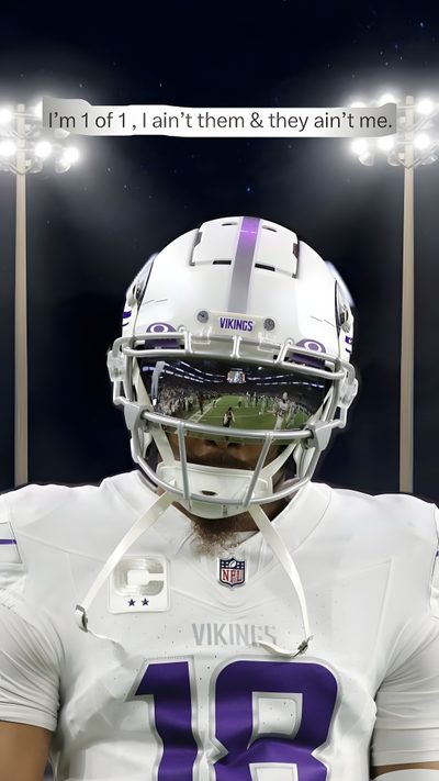 a football player wearing a helmet with the words, i am not them & they are me Justin Jefferson Halloween Football Hits, Football Swag, Cool Football Pictures, Nfl Vikings, dim gray