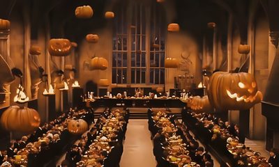 a room filled with lots of tables covered in pumpkins Hogwarts Halloween Desktop Hogwarts Legacy Pumpkins, Harry Potter Autumn Laptop, Harry Potter Aesthetic Halloween, saddle brown