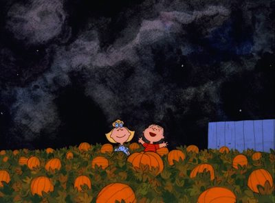 peanuts and charlie on pumpkin patch at night Charlie Brown Halloween Desktop Halloween Laptop Aesthetic, Halloween Mac, Halloween Desktop Aesthetic, black