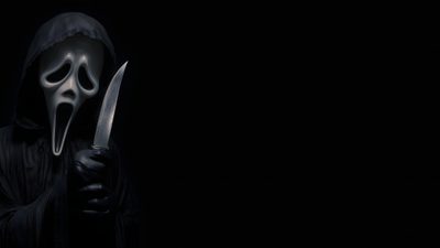 a person in a black hooded suit holding a knife Halloween Black Background For Computer, Black Pc, Ghostface Desktop, Hacker Logo, Ghostface Laptop,