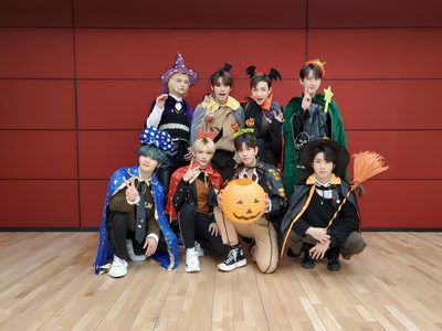 a group of young people dressed up in costumes Stray Kids Halloween Laptop Skz Halloween Costumes, Stray Kids Halloween Costume Ideas, Halloween Stray Kids, brown