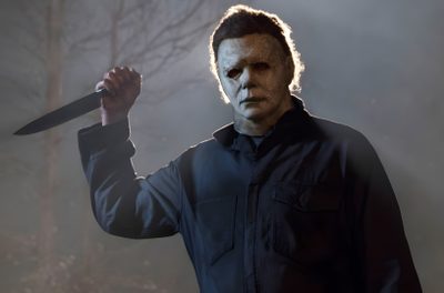 a man with a knife in his hand Halloween 2018 Michael Myers Halloween 2021 Michael Myers, Halloween Franchise, Jason Voorhees 2009 Gif, dim gray
