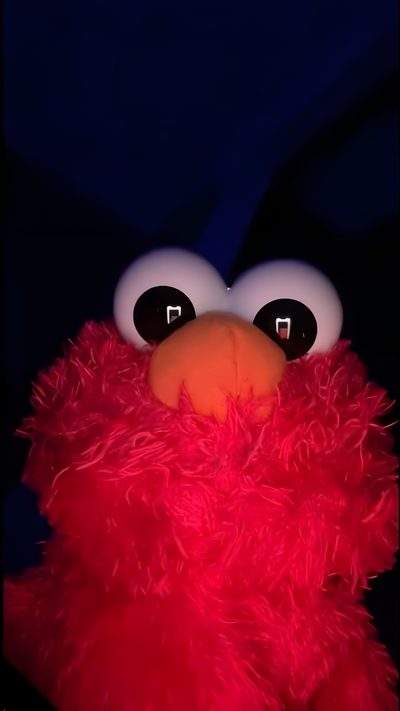 a red stuffed animal with big eyes and large black eyes on it's face Elmo Halloween Red Tiktok, Old Cookie Monster, Cute Elmo Pfp, Aesthetic Elmo, Elmo Pfps, Tiktok, black