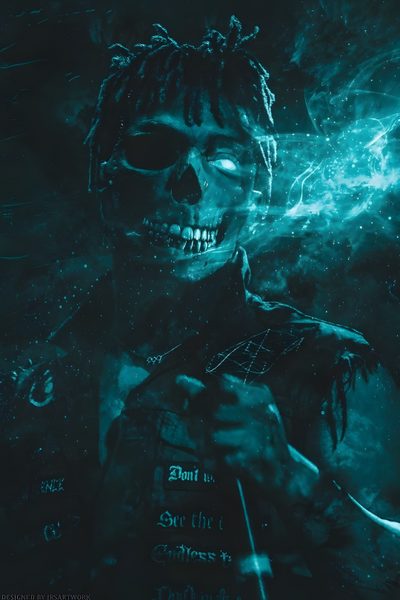 a man with dreadlocks holding a cell phone Halloween Juice Wrld Juice Wrld Cool, Cool Backgrounds Of Juice Wrld, Halloween Juice Wrld, black