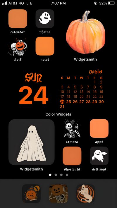 the calendar for halloween with pumpkins, ghost and other things to see on it Halloween Ios16 Halloween Home Screen Ideas, Halloween Homescreen Layout, Halloween Home Screen, black