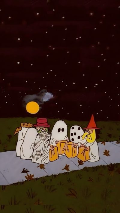 three ghostes sitting on the ground in front of a full moon and some pumpkins 90s Halloween Phone Yankee Candles, Peanuts, Ahri, Halloween Iphone Backgrounds, Halloween Backgrounds, black