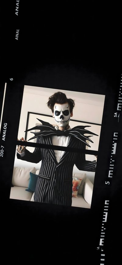 an image of a man dressed up as jack skelling Harry Styles Halloween Pumpkin Carving Ideas Harry Styles, Harry Styles, One Direction Halloween, black